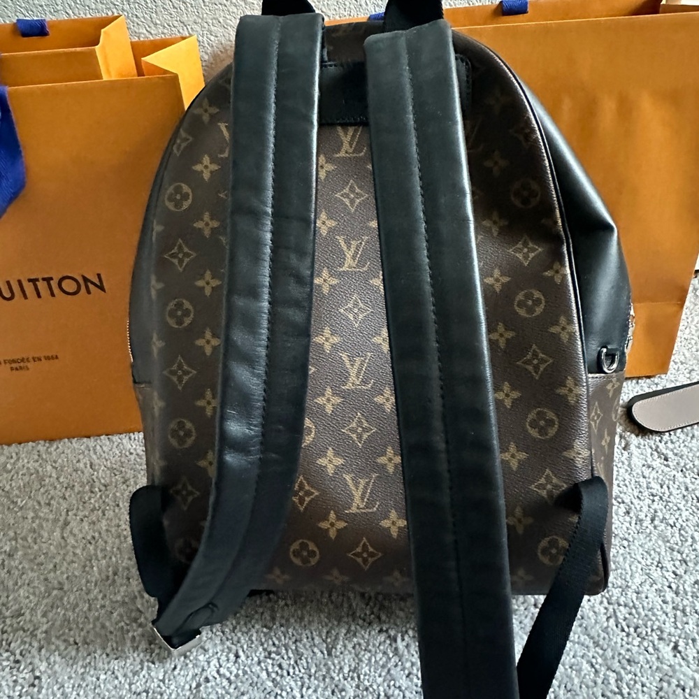 Louis Vuitton Back pack - Picture 6 of 10